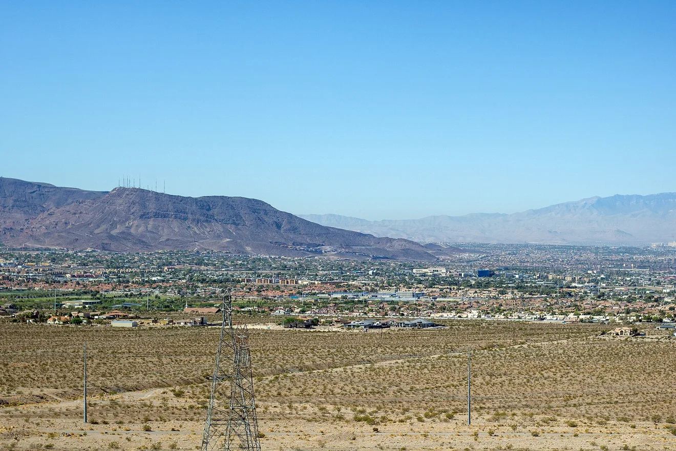 Old Henderson, Nev., seen from the River Mountain foothills, not the project site (Photo: TheYearbookTeacher / Wikimedia Commons, CC BY 4.0)