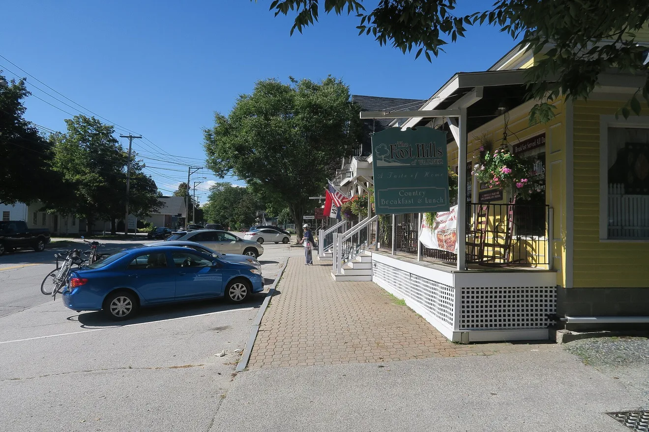 East Main Street in Warner, New Hampshire (Photo: John Phelan / Wikimedia Commons, CC BY-SA 4.0)