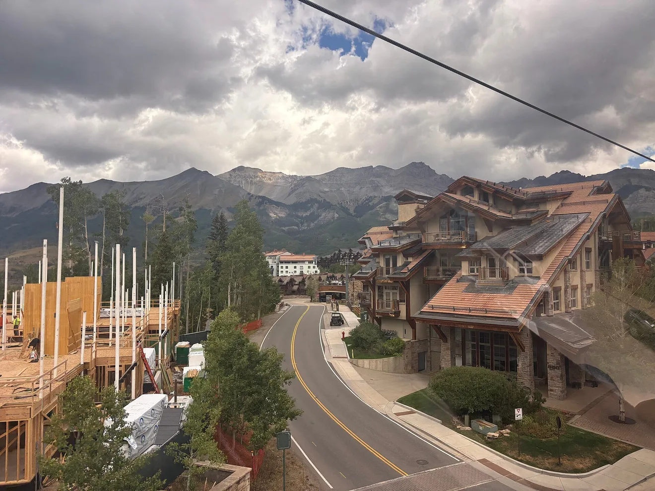 New construction in Mountain Village near Telluride, Colorado (Photo: NatalieZavaleta / Wikimedia Commons, CC BY-SA 4.0)