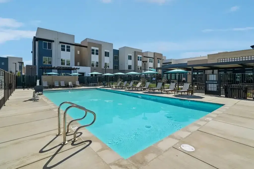 The Crawford poolside.